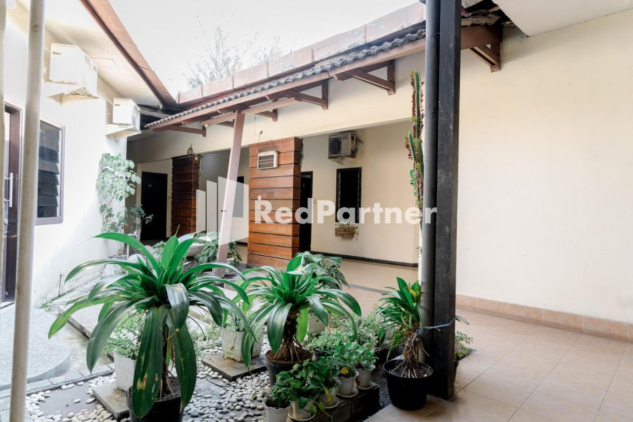 Cherry Pink Hotel Medan Mitra Reddoorz Exterior foto